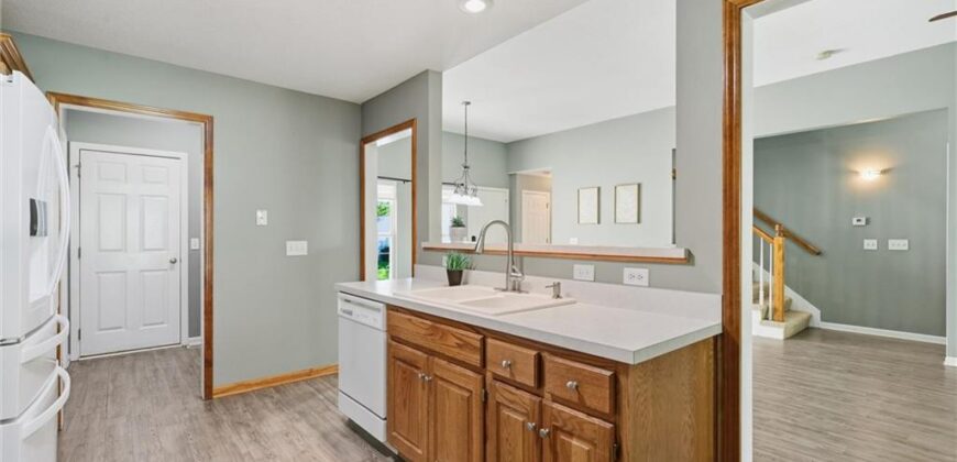 8310 N Barclay Circle, Kansas City, MO 64118