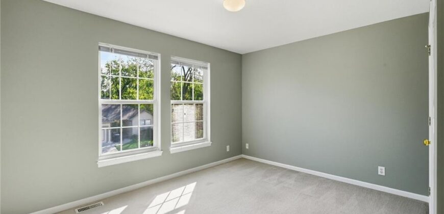 8310 N Barclay Circle, Kansas City, MO 64118