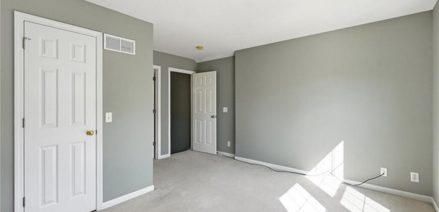 8310 N Barclay Circle, Kansas City, MO 64118