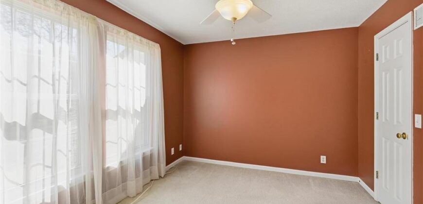 8310 N Barclay Circle, Kansas City, MO 64118