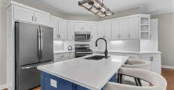 5866 S National Drive, Parkville, MO 64152
