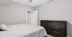 5866 S National Drive, Parkville, MO 64152