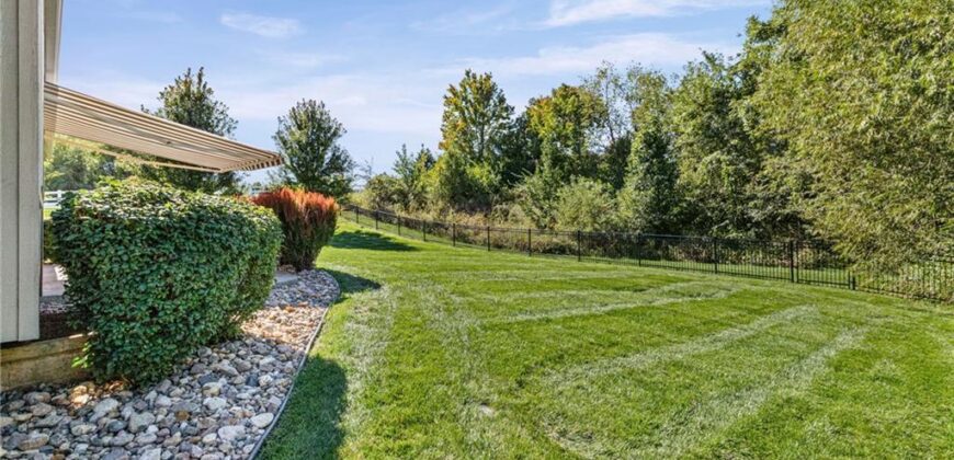 5866 S National Drive, Parkville, MO 64152