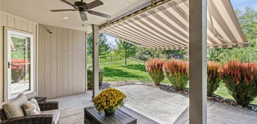 5866 S National Drive, Parkville, MO 64152