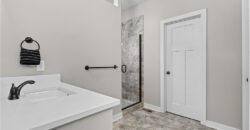 5866 S National Drive, Parkville, MO 64152