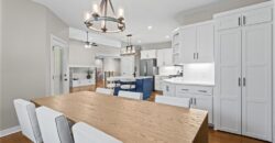 5866 S National Drive, Parkville, MO 64152