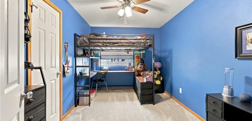 1010 E 16th Street, Kearney, MO 64060