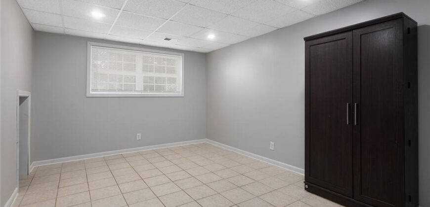625 Midjay Drive, Liberty, MO 64068
