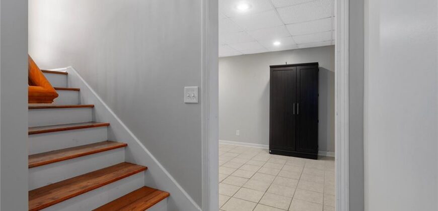625 Midjay Drive, Liberty, MO 64068
