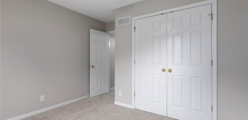 625 Midjay Drive, Liberty, MO 64068