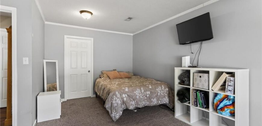 301 2nd Street, Smithville, MO 64089