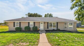 301 2nd Street, Smithville, MO 64089