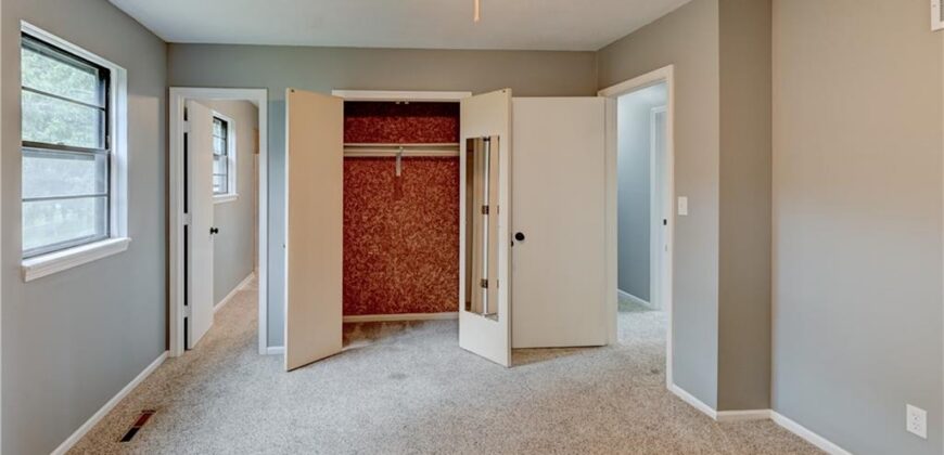 7608 NW 69th Street, Kansas City, MO 64152