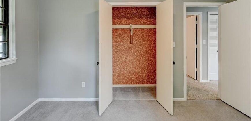 7608 NW 69th Street, Kansas City, MO 64152
