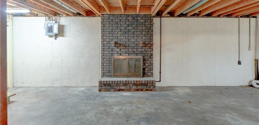 7608 NW 69th Street, Kansas City, MO 64152