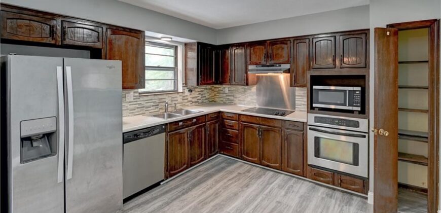 7608 NW 69th Street, Kansas City, MO 64152