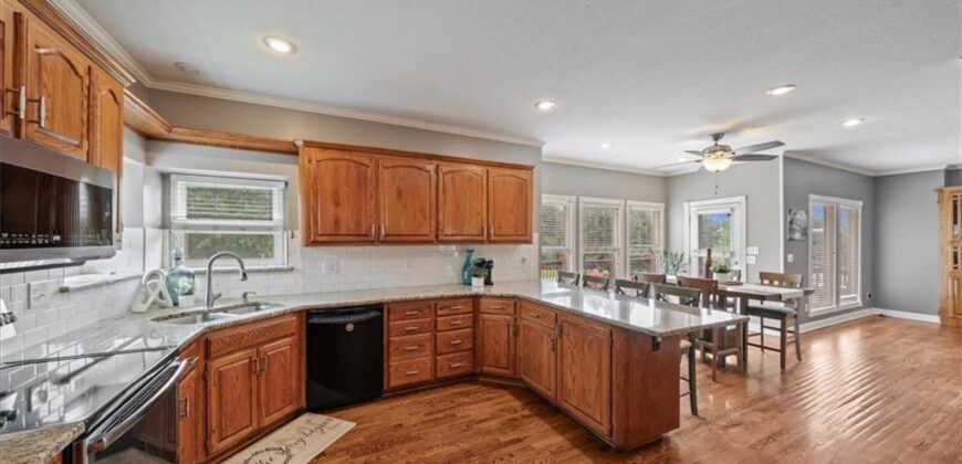 917 Paw Paw Lane, Liberty, MO 64068