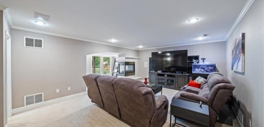 917 Paw Paw Lane, Liberty, MO 64068