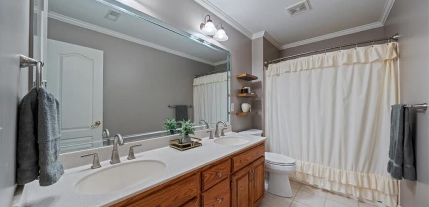 917 Paw Paw Lane, Liberty, MO 64068
