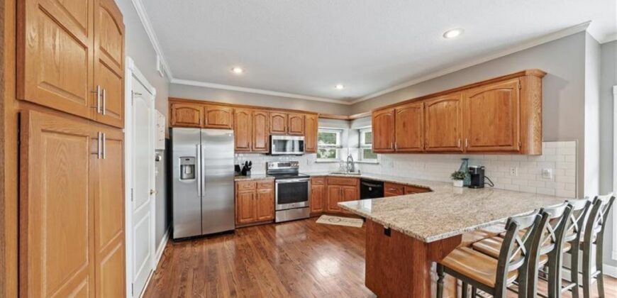 917 Paw Paw Lane, Liberty, MO 64068