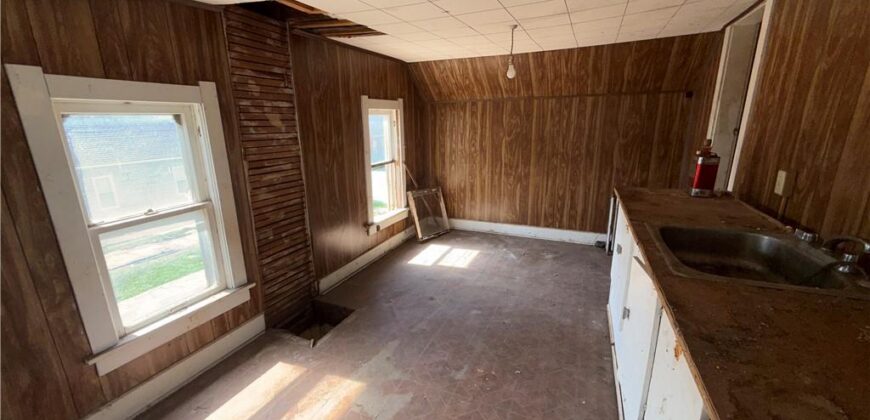503 Benton Avenue, Excelsior Springs, MO 64024