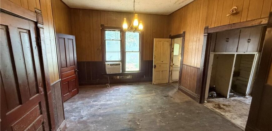 503 Benton Avenue, Excelsior Springs, MO 64024