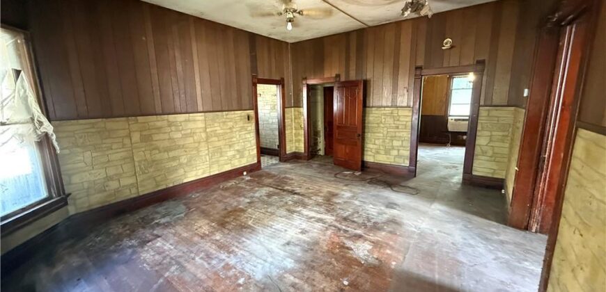 503 Benton Avenue, Excelsior Springs, MO 64024