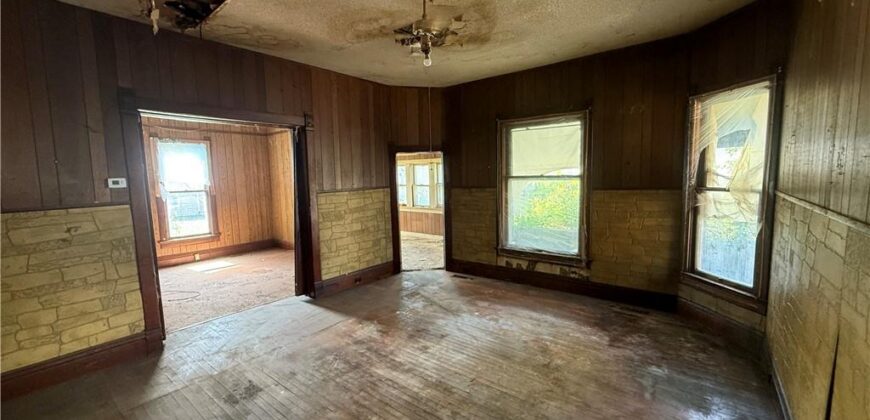 503 Benton Avenue, Excelsior Springs, MO 64024