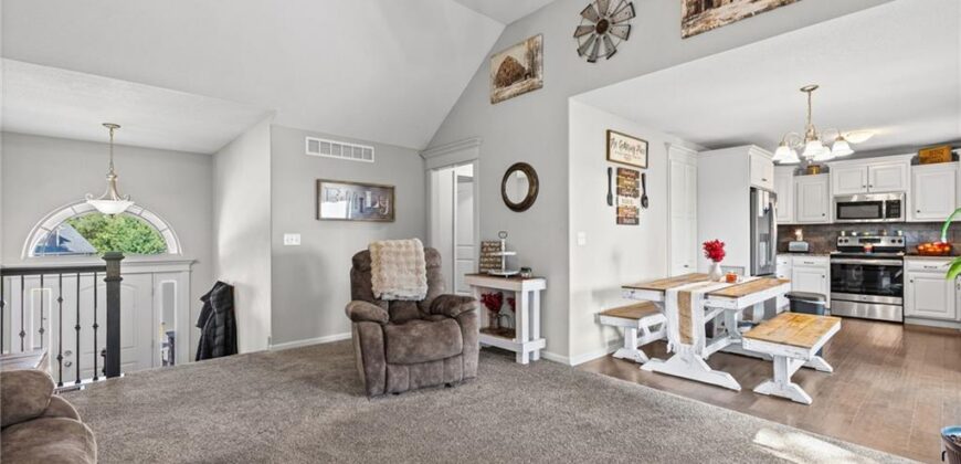1501 NE 196th Street, Smithville, MO 64089