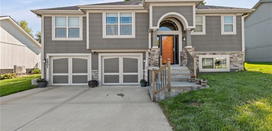 1501 NE 196th Street, Smithville, MO 64089