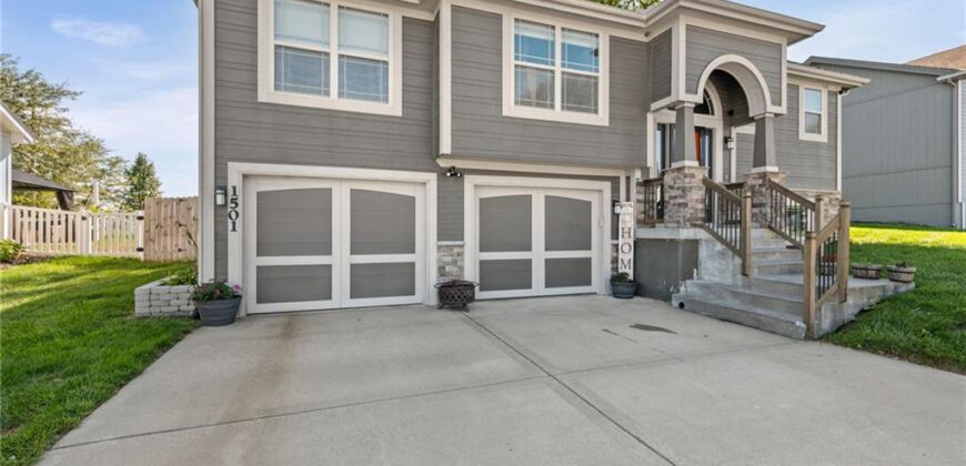 1501 NE 196th Street, Smithville, MO 64089