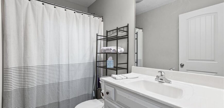 1501 NE 196th Street, Smithville, MO 64089