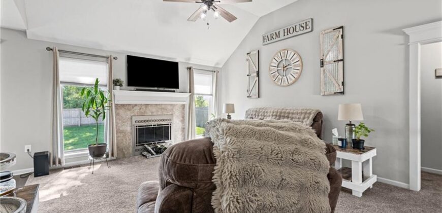 1501 NE 196th Street, Smithville, MO 64089