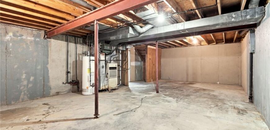 205 NW 101st Place, Kansas City, MO 64155