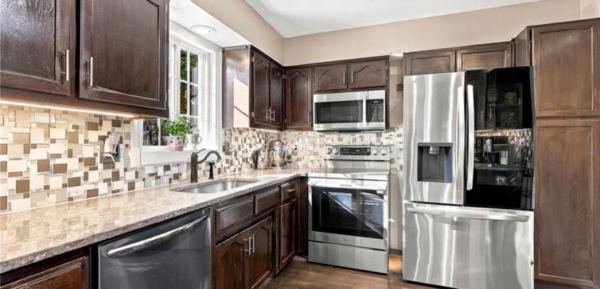 205 NW 101st Place, Kansas City, MO 64155