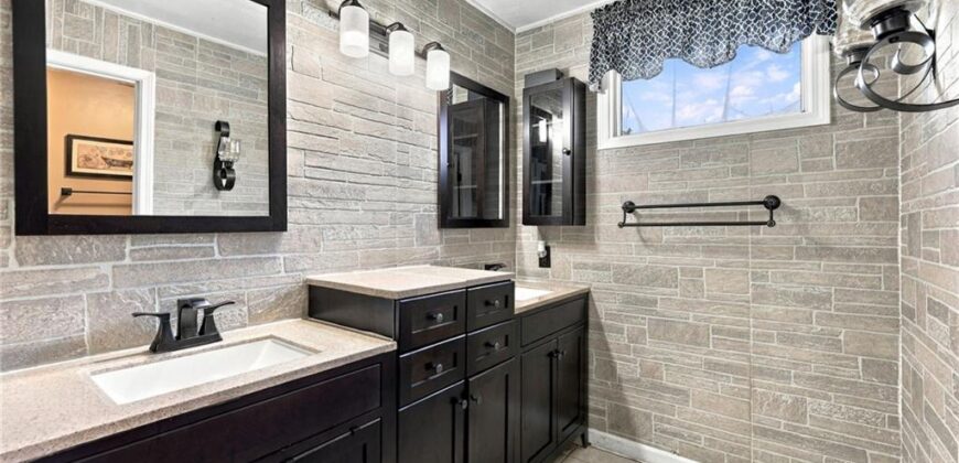 205 NW 101st Place, Kansas City, MO 64155