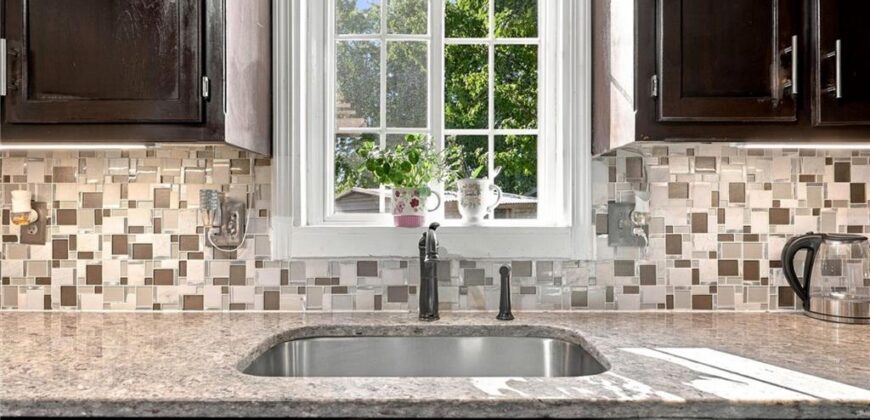 205 NW 101st Place, Kansas City, MO 64155