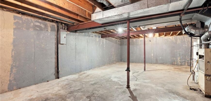 205 NW 101st Place, Kansas City, MO 64155