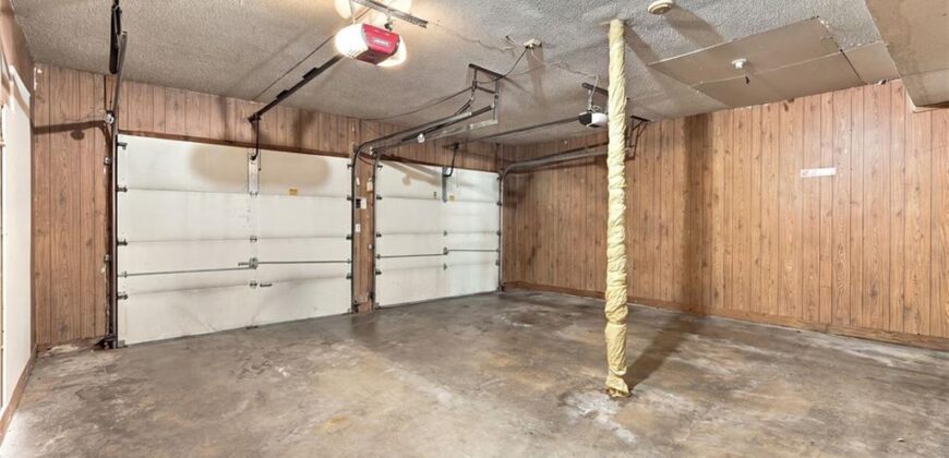 205 NW 101st Place, Kansas City, MO 64155