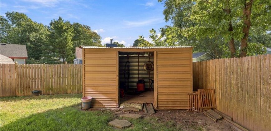 205 NW 101st Place, Kansas City, MO 64155