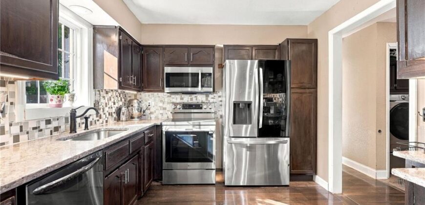 205 NW 101st Place, Kansas City, MO 64155