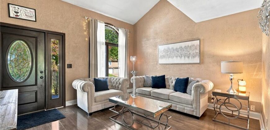 205 NW 101st Place, Kansas City, MO 64155