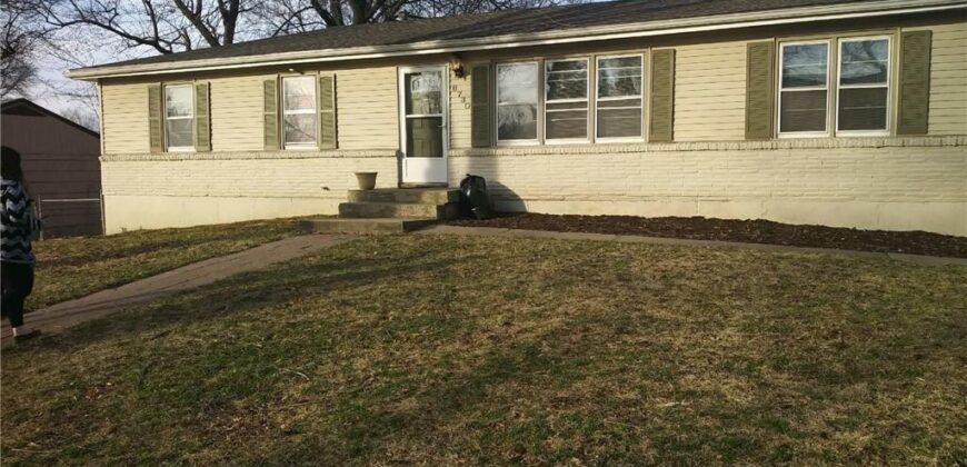 6730 NE Ridgeway Avenue, Kansas City, MO 64119