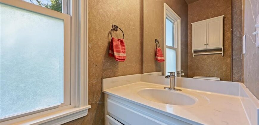 8216 N Michigan Court, Kansas City, MO 64118
