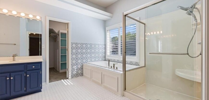 8216 N Michigan Court, Kansas City, MO 64118