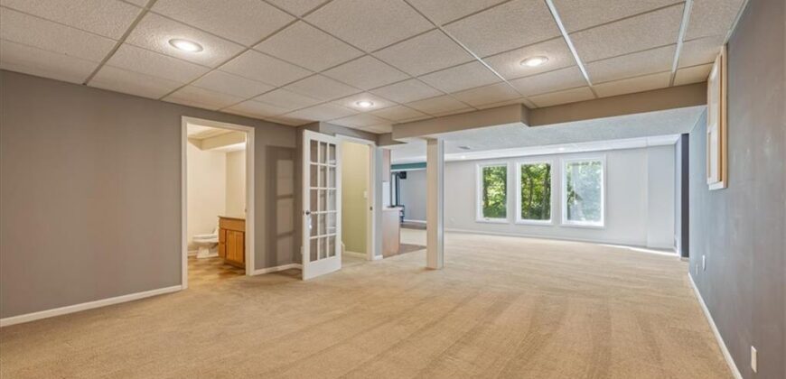 8216 N Michigan Court, Kansas City, MO 64118