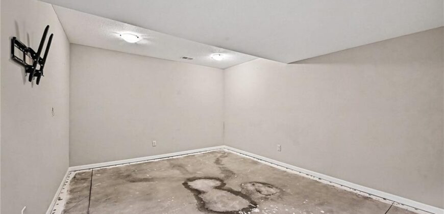 19205 Switchgrass Drive, Smithville, MO 64089