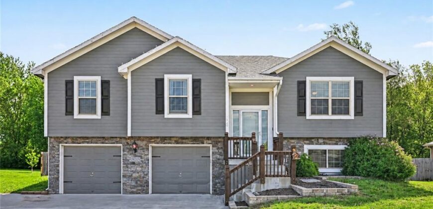 19205 Switchgrass Drive, Smithville, MO 64089