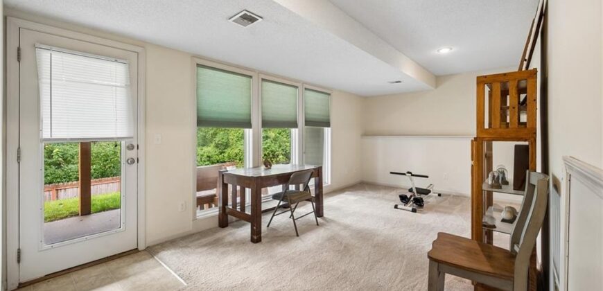8416 N Winfield Avenue, Kansas City, MO 64153