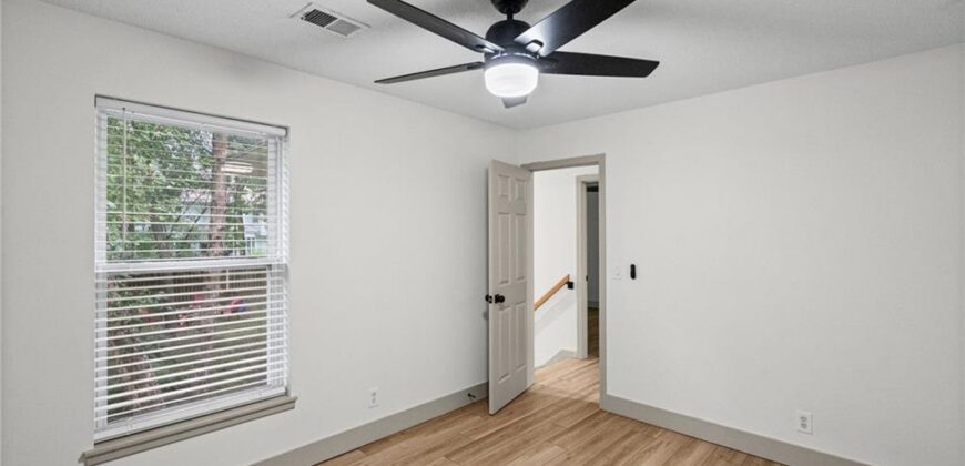 1714 NW 57th Court, Kansas City, MO 64151